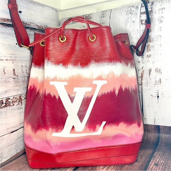 Louis Vuitton Handbags - 🥳 Louis Vuitton NEONOE. Custom Job by an artist. RARE!!